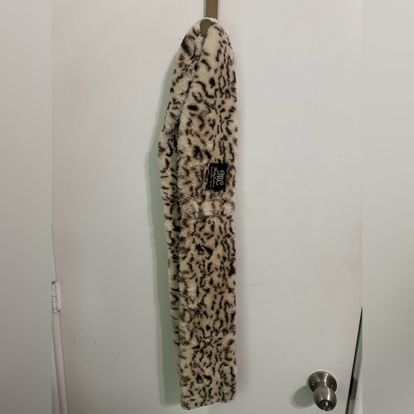 Minky coutour Leopard Print faux fur scarf - Picture 3 of 6